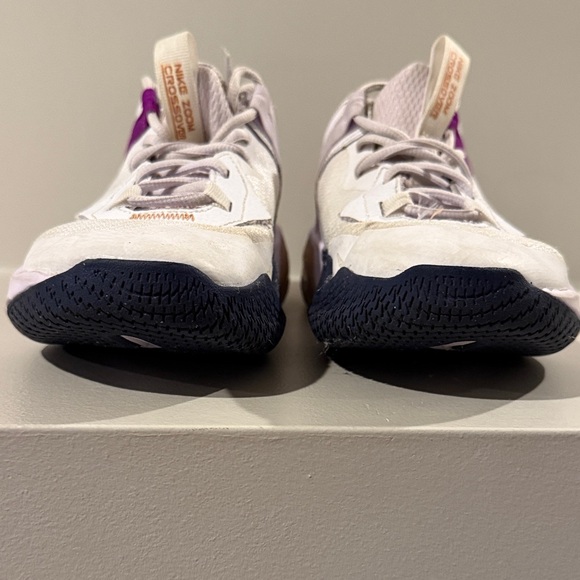 Girls Nike Indoor Basketball Sneakers - Picture 7 of 10